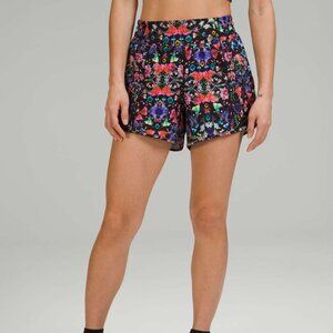 Women's LULULEMON Hotty Hot Low Rise Shorts 4” Lined Flowerscope Floral Size 4